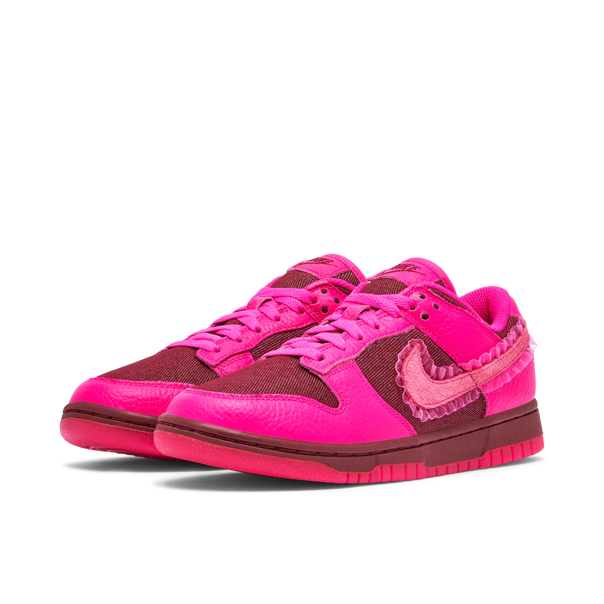 Nike Dunk Low Valentines Day (2022) (W)