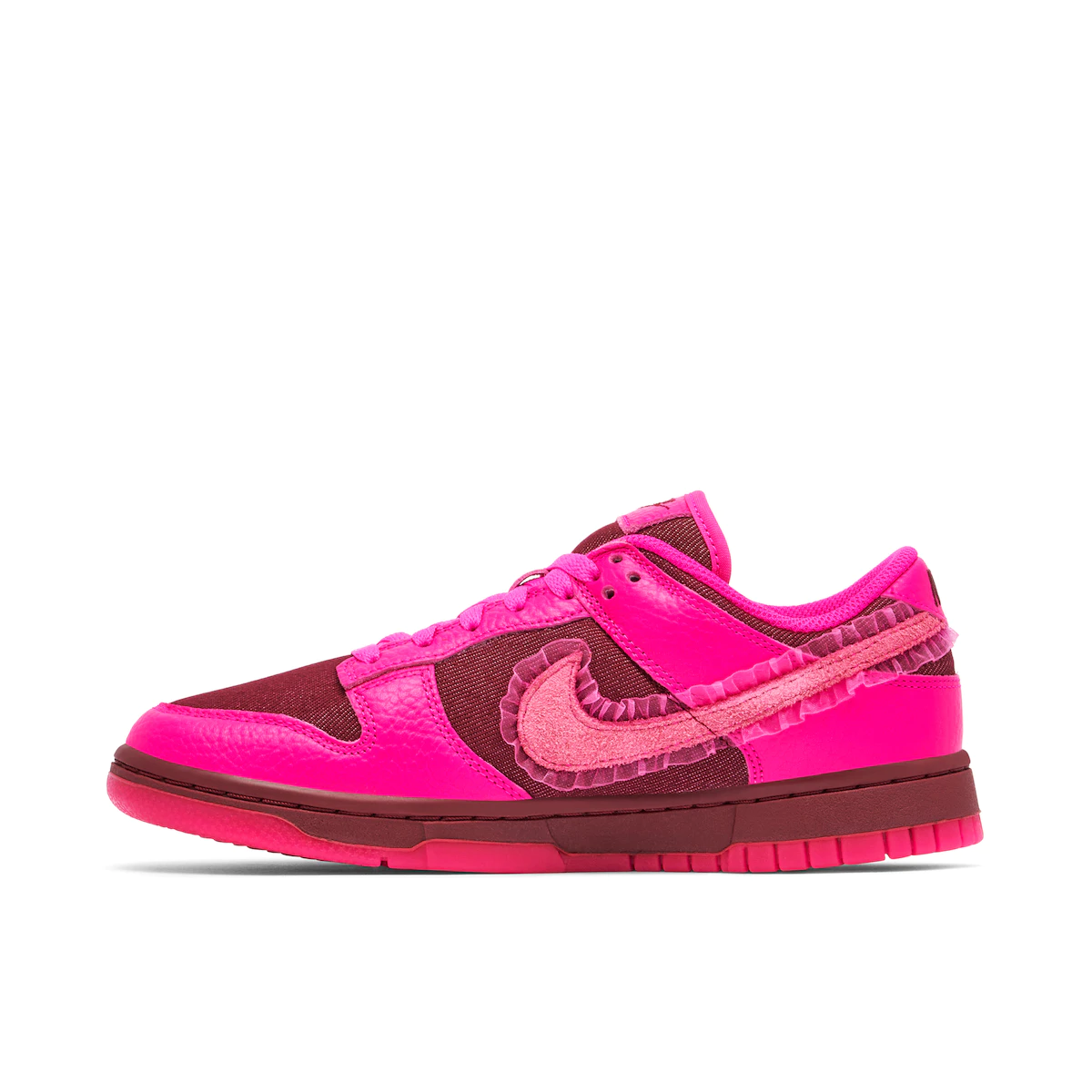 Nike Dunk Low Valentines Day (2022) (W)