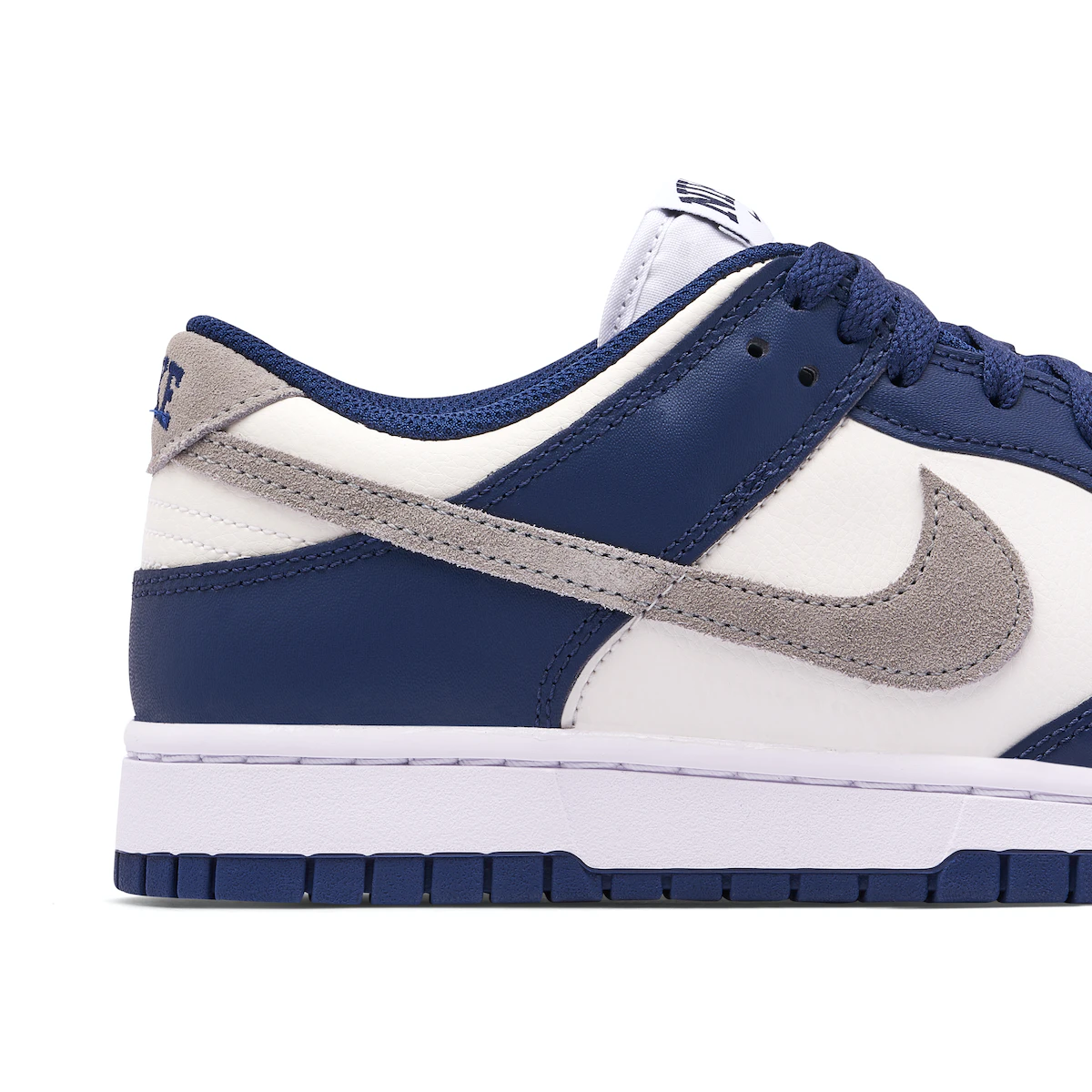 Nike Dunk Low Summit White Midnight Navy